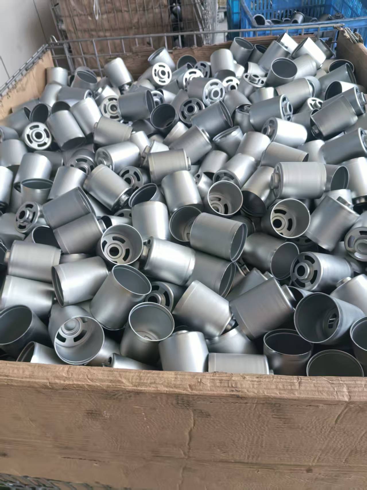 Die intelligente Stanzwerkstatt für Gehäuse in Zhejiang Yaodong nimmt offiziell die Produktion auf und markiert einen neuen Meilenstein in der Qualitätsverbesserung und Effizienzsteigerung