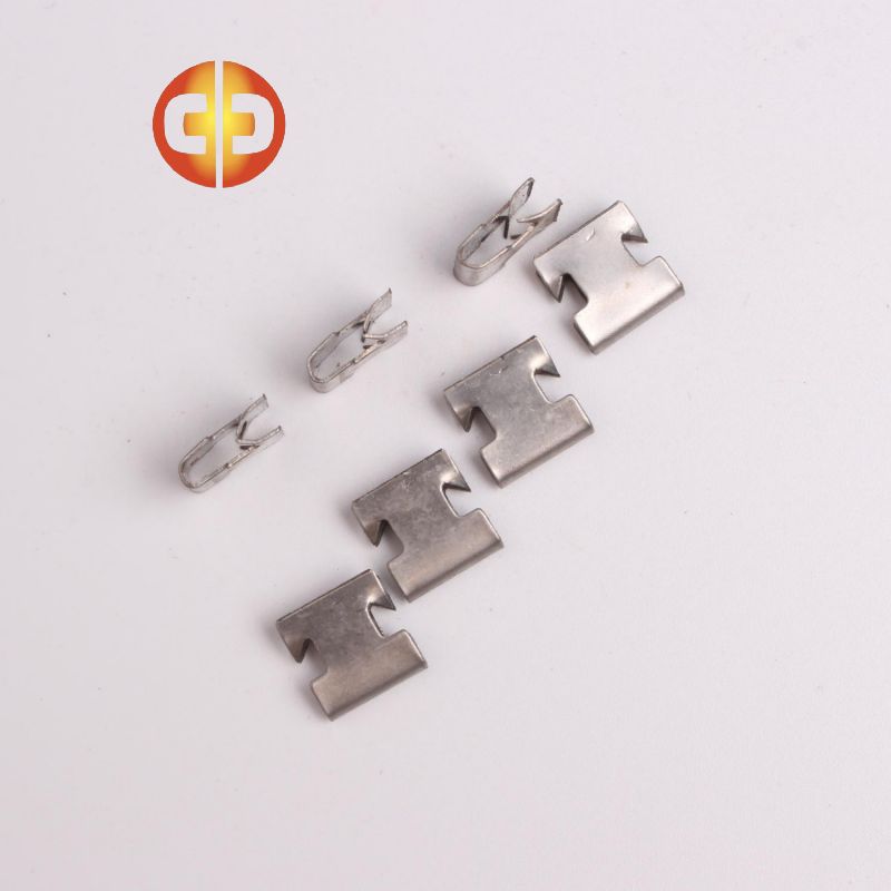 Nach hinten geneigte Ausgleichsklammern